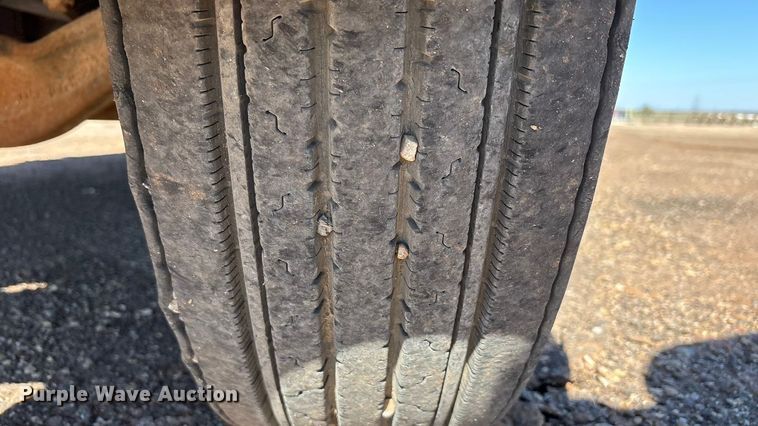 image for item EF6114 1992 Mack RD688S fuel / lube truck