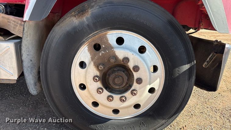 image for item EF6114 1992 Mack RD688S fuel / lube truck