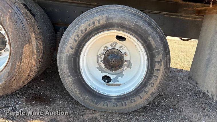 image for item EF6114 1992 Mack RD688S fuel / lube truck