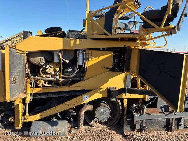 image for item EF6116 2004 Caterpillar AP-655C paver