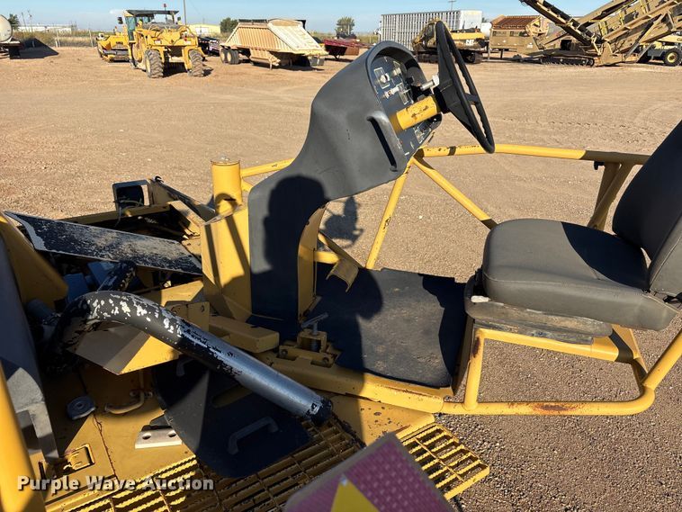 image for item EF6116 2004 Caterpillar AP-655C paver