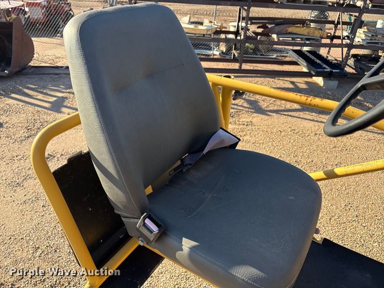 image for item EF6116 2004 Caterpillar AP-655C paver