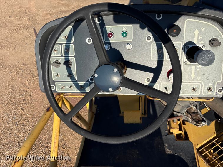 image for item EF6116 2004 Caterpillar AP-655C paver