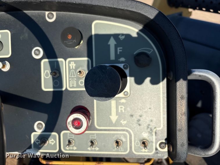 image for item EF6116 2004 Caterpillar AP-655C paver