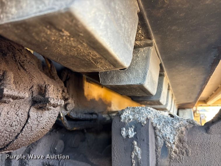 image for item EF6116 2004 Caterpillar AP-655C paver