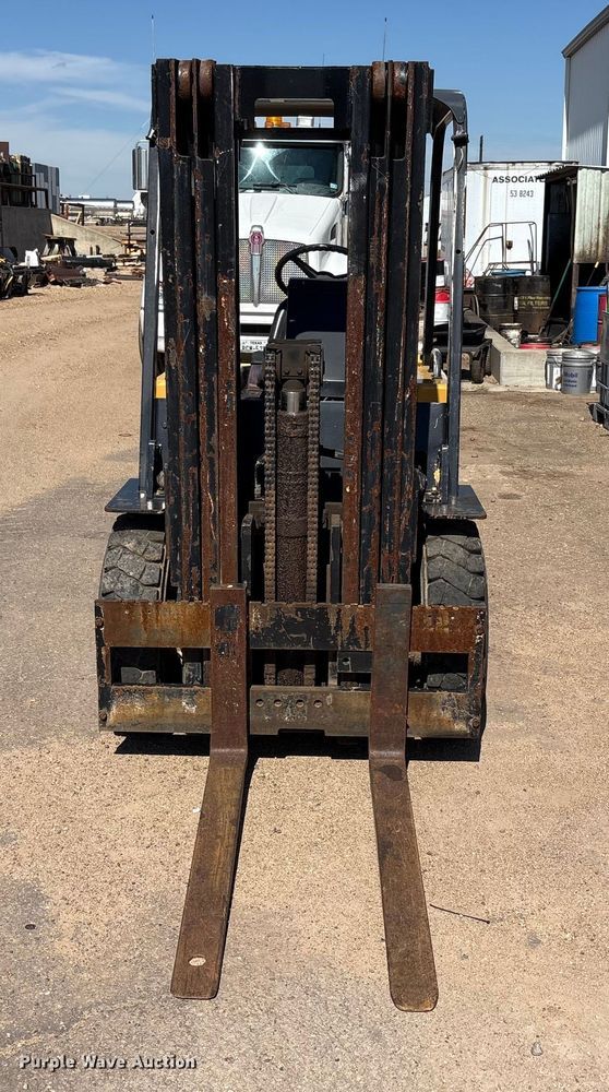 MONTACARGAS CATERPILLAR V40D