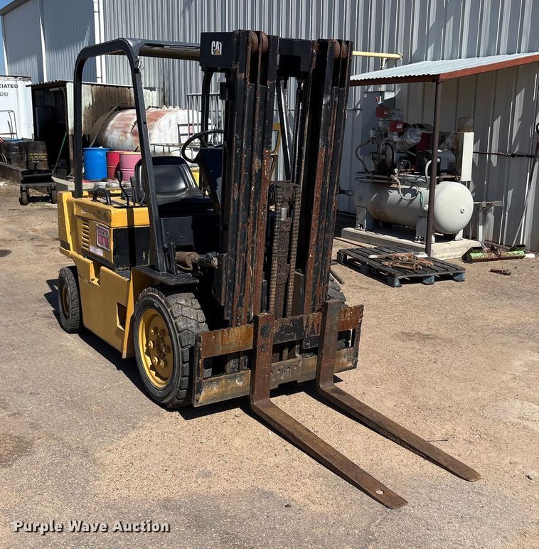 MONTACARGAS CATERPILLAR V40D