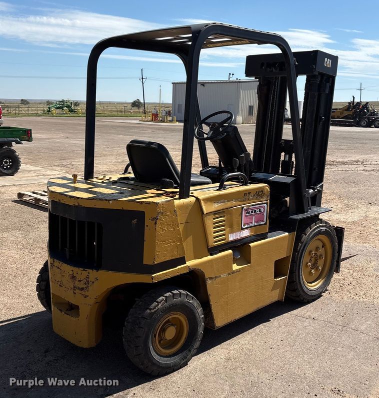 MONTACARGAS CATERPILLAR V40D