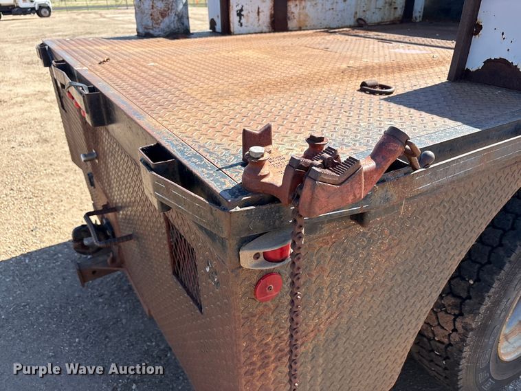 image for item EF6118 1989 Mack CM flatbed truck