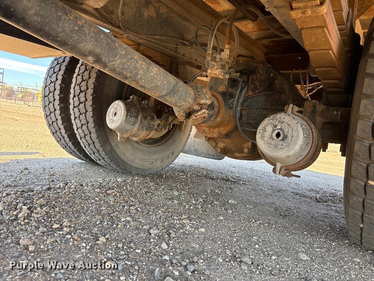 image for item EF6118 1989 Mack CM flatbed truck