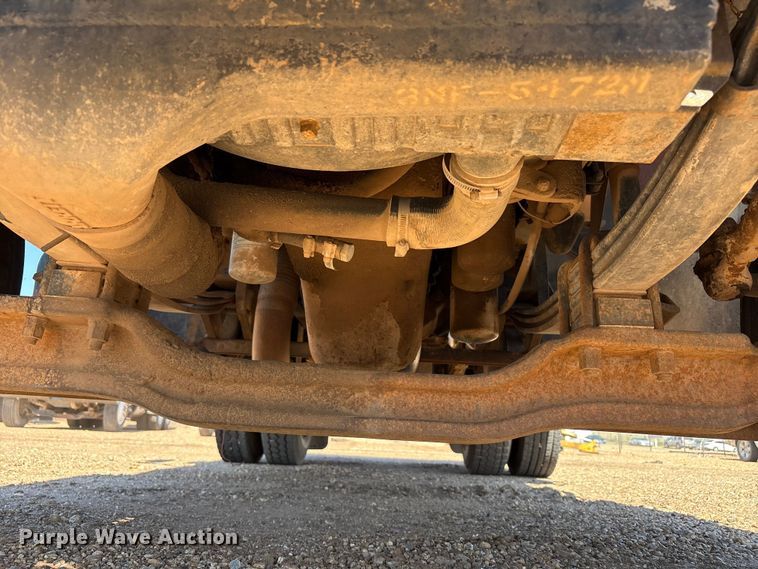 image for item EF6118 1989 Mack CM flatbed truck