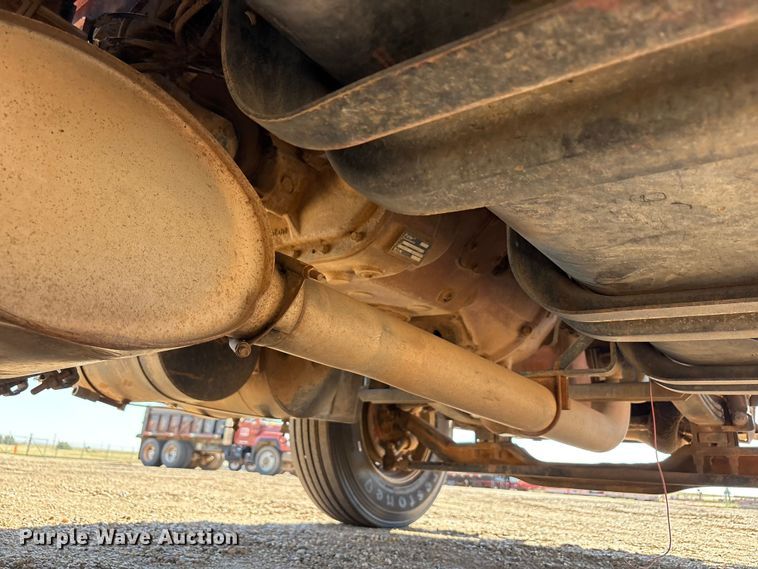 image for item EF6118 1989 Mack CM flatbed truck