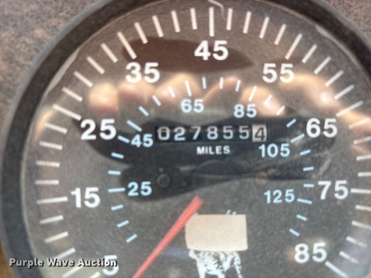 image for item EF6118 1989 Mack CM flatbed truck