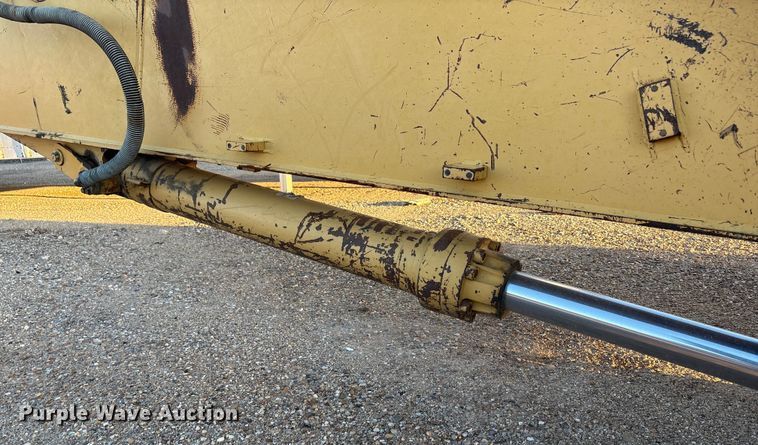 image for item EF6119 2005 Caterpillar 330C L excavator