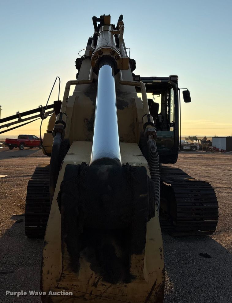 image for item EF6119 2005 Caterpillar 330C L excavator