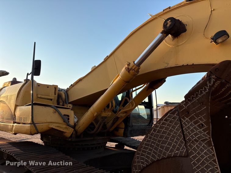 image for item EF6119 2005 Caterpillar 330C L excavator