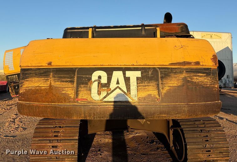 image for item EF6119 2005 Caterpillar 330C L excavator