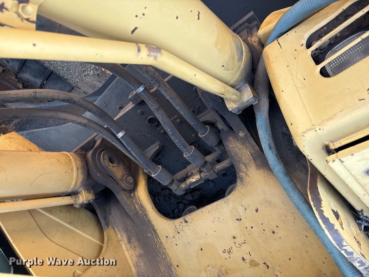 image for item EF6119 2005 Caterpillar 330C L excavator