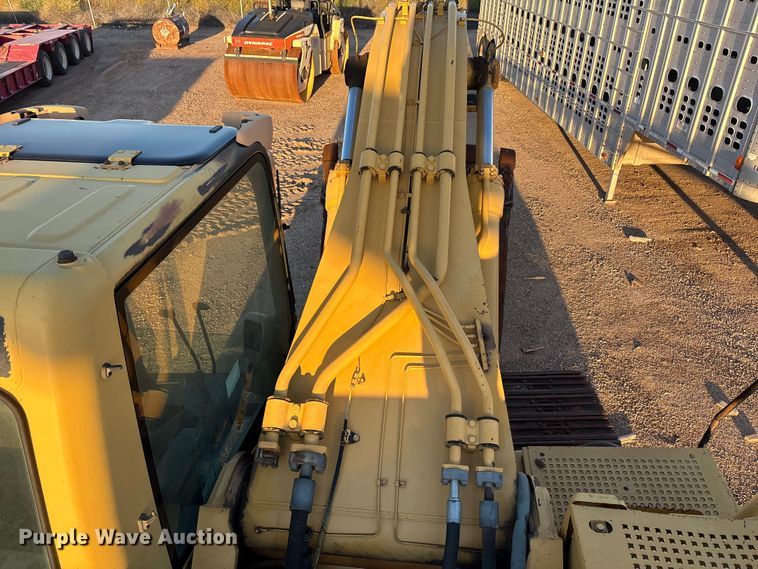 image for item EF6119 2005 Caterpillar 330C L excavator