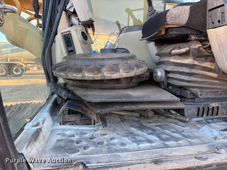 image for item EF6119 2005 Caterpillar 330C L excavator