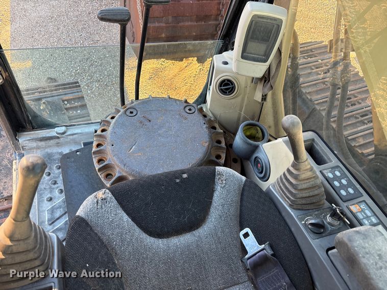 image for item EF6119 2005 Caterpillar 330C L excavator