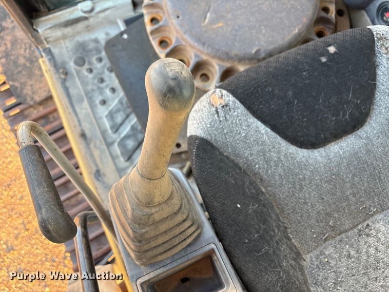 image for item EF6119 2005 Caterpillar 330C L excavator