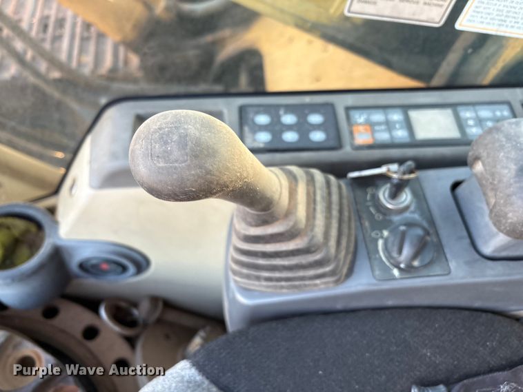 image for item EF6119 2005 Caterpillar 330C L excavator