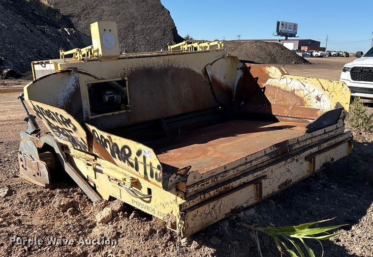 image for item EF6122 Gehl 1648 Plus paver