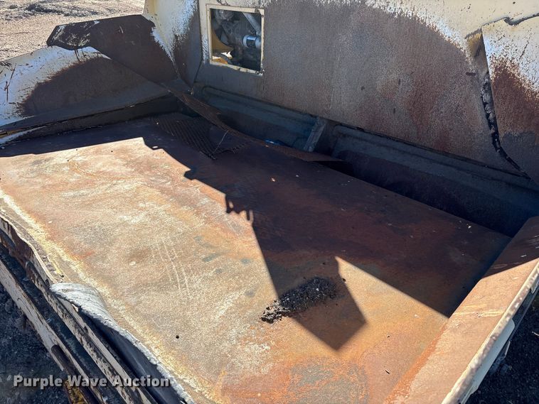 image for item EF6122 Gehl 1648 Plus paver