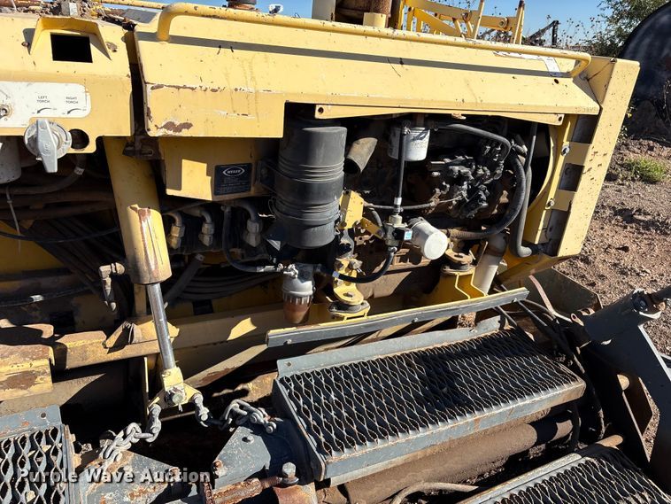 image for item EF6122 Gehl 1648 Plus paver