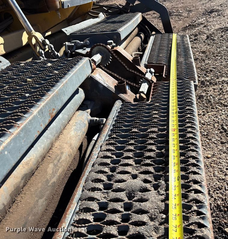 image for item EF6122 Gehl 1648 Plus paver