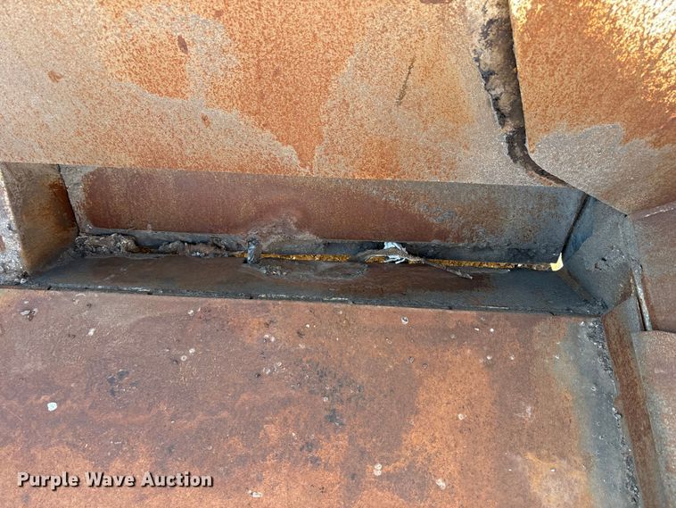 image for item EF6122 Gehl 1648 Plus paver