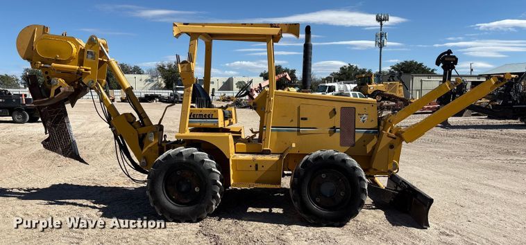 image for item EF6123 2004 Vermeer V120 vibratory cable plow