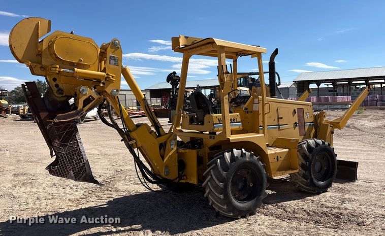 image for item EF6123 2004 Vermeer V120 vibratory cable plow