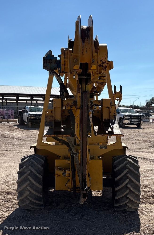 image for item EF6123 2004 Vermeer V120 vibratory cable plow