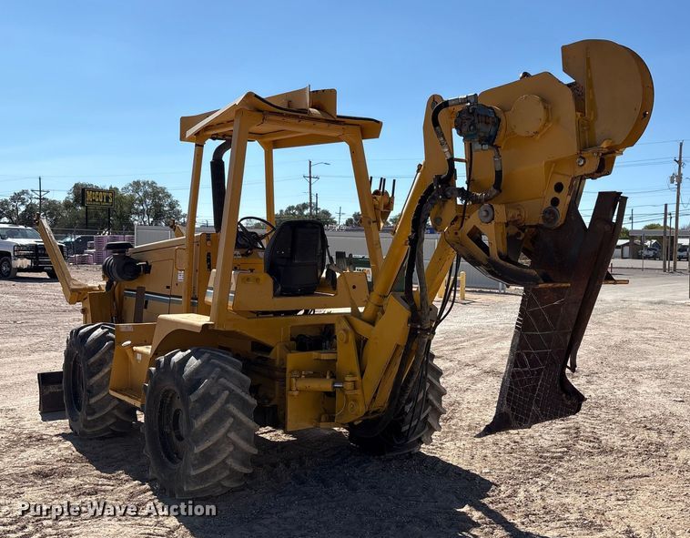 image for item EF6123 2004 Vermeer V120 vibratory cable plow