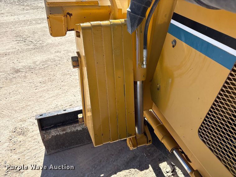 image for item EF6123 2004 Vermeer V120 vibratory cable plow