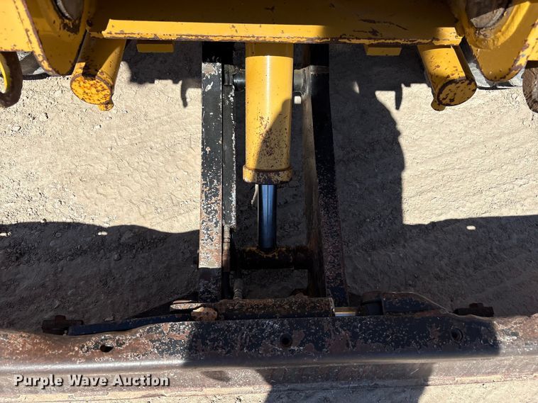 image for item EF6123 2004 Vermeer V120 vibratory cable plow