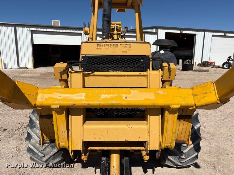 image for item EF6123 2004 Vermeer V120 vibratory cable plow