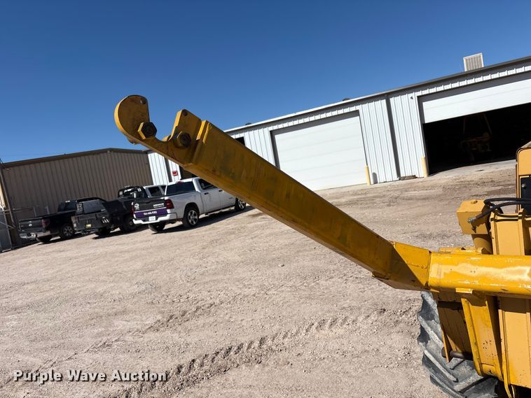 image for item EF6123 2004 Vermeer V120 vibratory cable plow