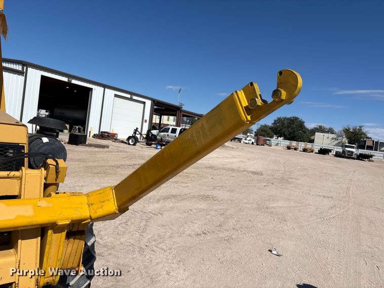 image for item EF6123 2004 Vermeer V120 vibratory cable plow