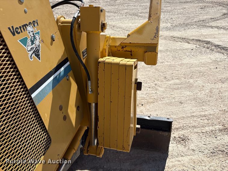 image for item EF6123 2004 Vermeer V120 vibratory cable plow