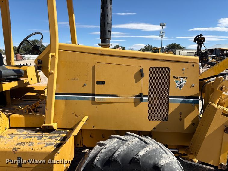 image for item EF6123 2004 Vermeer V120 vibratory cable plow