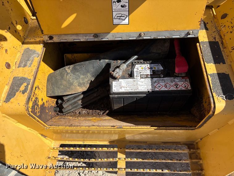 image for item EF6123 2004 Vermeer V120 vibratory cable plow