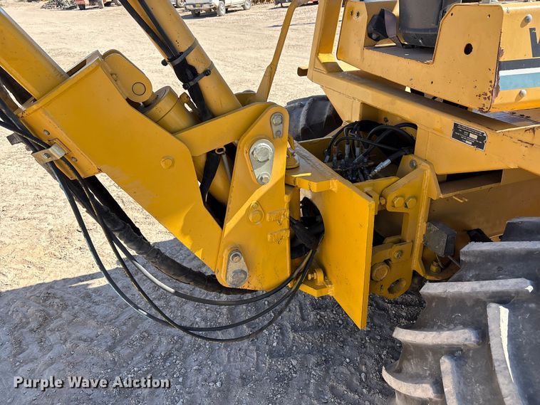 image for item EF6123 2004 Vermeer V120 vibratory cable plow