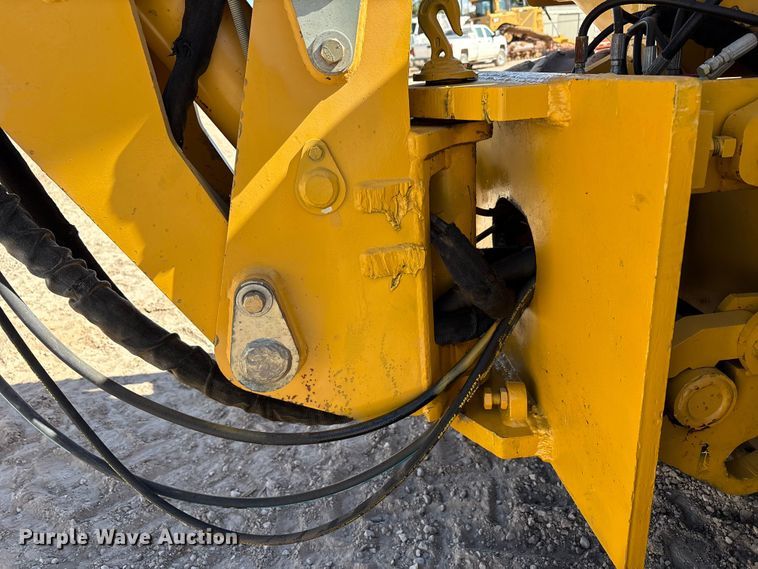 image for item EF6123 2004 Vermeer V120 vibratory cable plow