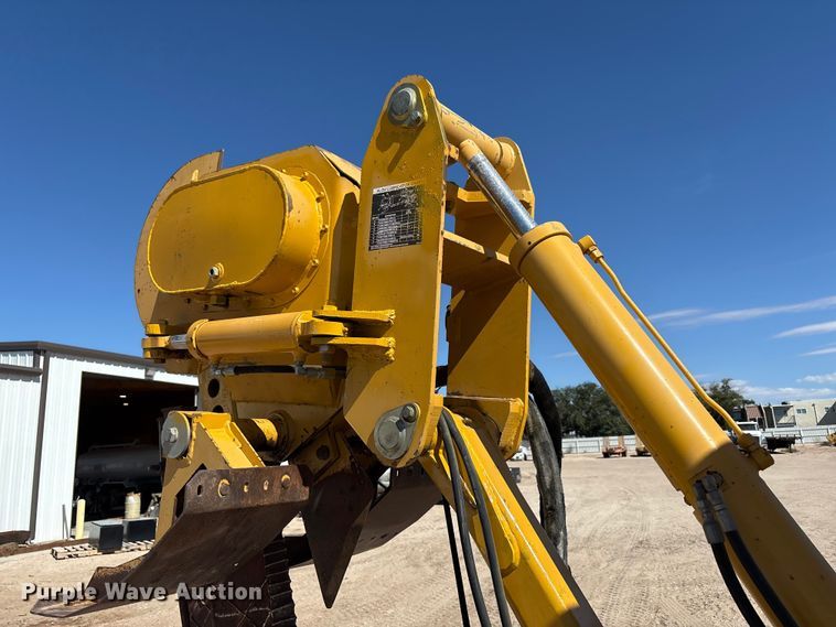 image for item EF6123 2004 Vermeer V120 vibratory cable plow