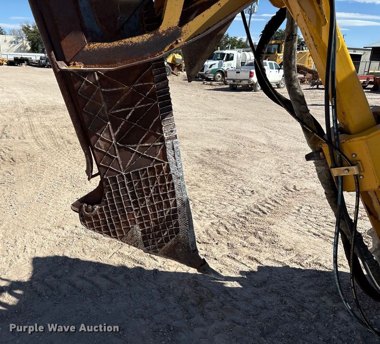 image for item EF6123 2004 Vermeer V120 vibratory cable plow