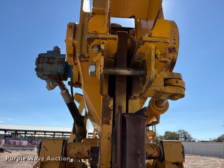 image for item EF6123 2004 Vermeer V120 vibratory cable plow