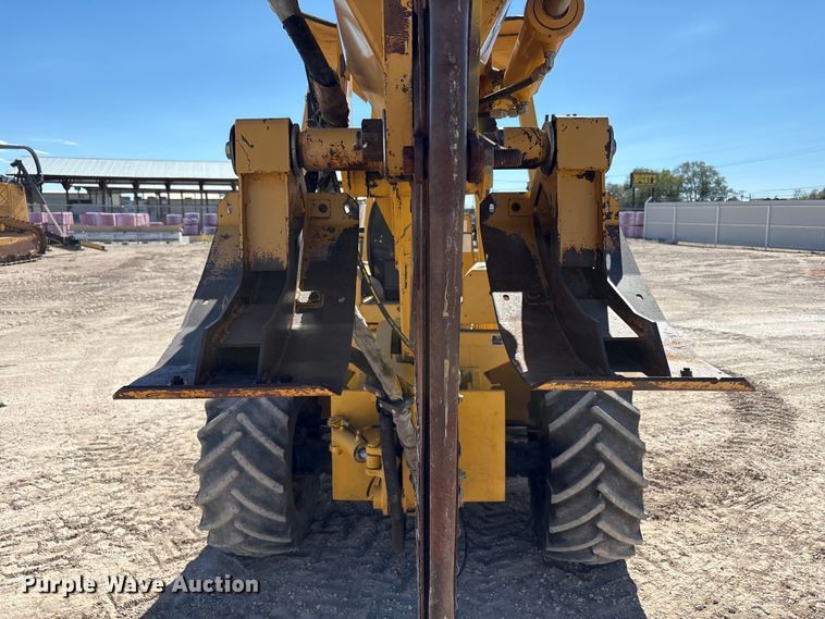 image for item EF6123 2004 Vermeer V120 vibratory cable plow